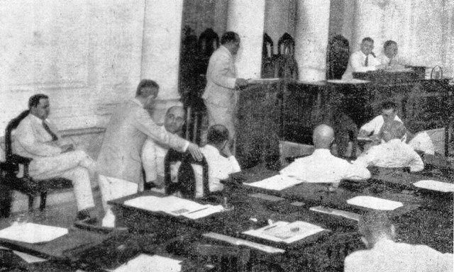 foto Sam Ratulangi di Volksraad (commons.wikimedia.org/uncredited)