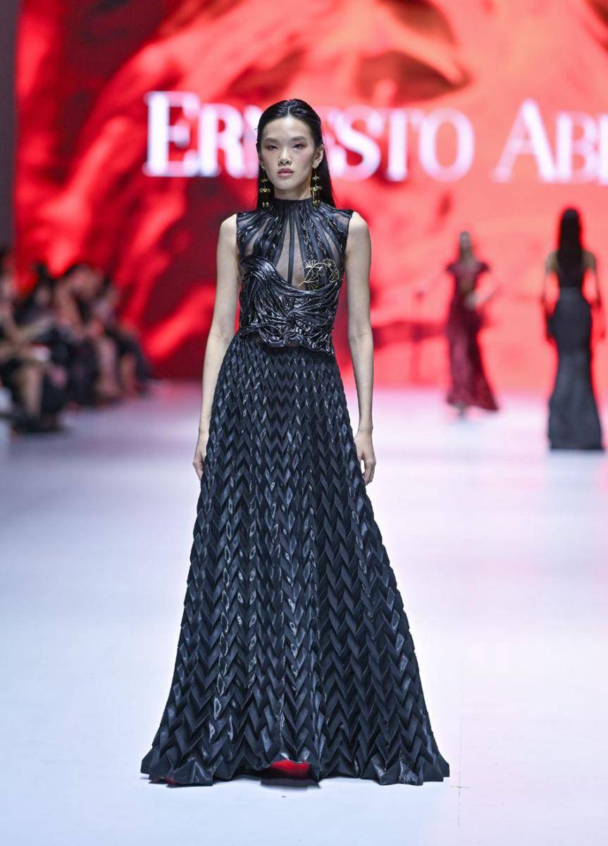 koleksi Ernesto Abram di Jakarta Fashion Week 2025 (dok. Jakarta Fashion Week/Dandy Hendrata)