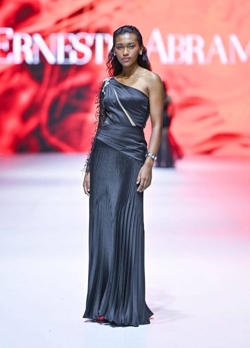 koleksi Ernesto Abram di Jakarta Fashion Week 2025 (dok. Jakarta Fashion Week/Dandy Hendrata)