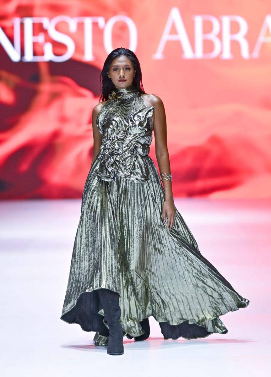 koleksi Ernesto Abram di Jakarta Fashion Week 2025 (dok. Jakarta Fashion Week/Dandy Hendrata)