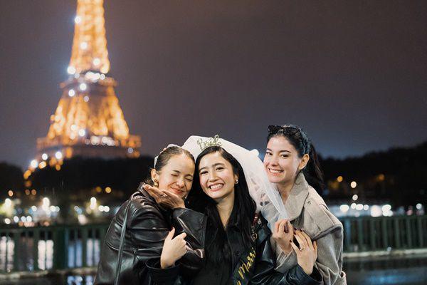 7 Potret Bridal Shower Febby Rastanty di Paris, Berlatar Eiffel