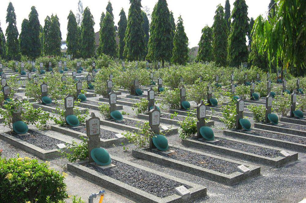 gambar taman makam pahlawan Giri Tunggal (commons.wikimedia.org/Crisco 1492)