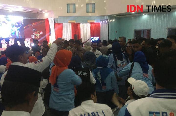 Pendukung Ribut saat Debat Pilwalkot Bima, Calon Nomor 03 Izin Sakit