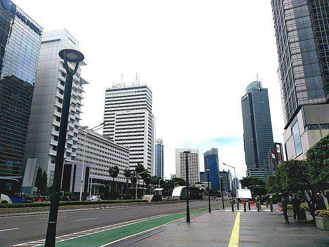 foto Jalan M.H. Thamrin di Jakarta Pusat (commons.wikimedia.org/Herryz)