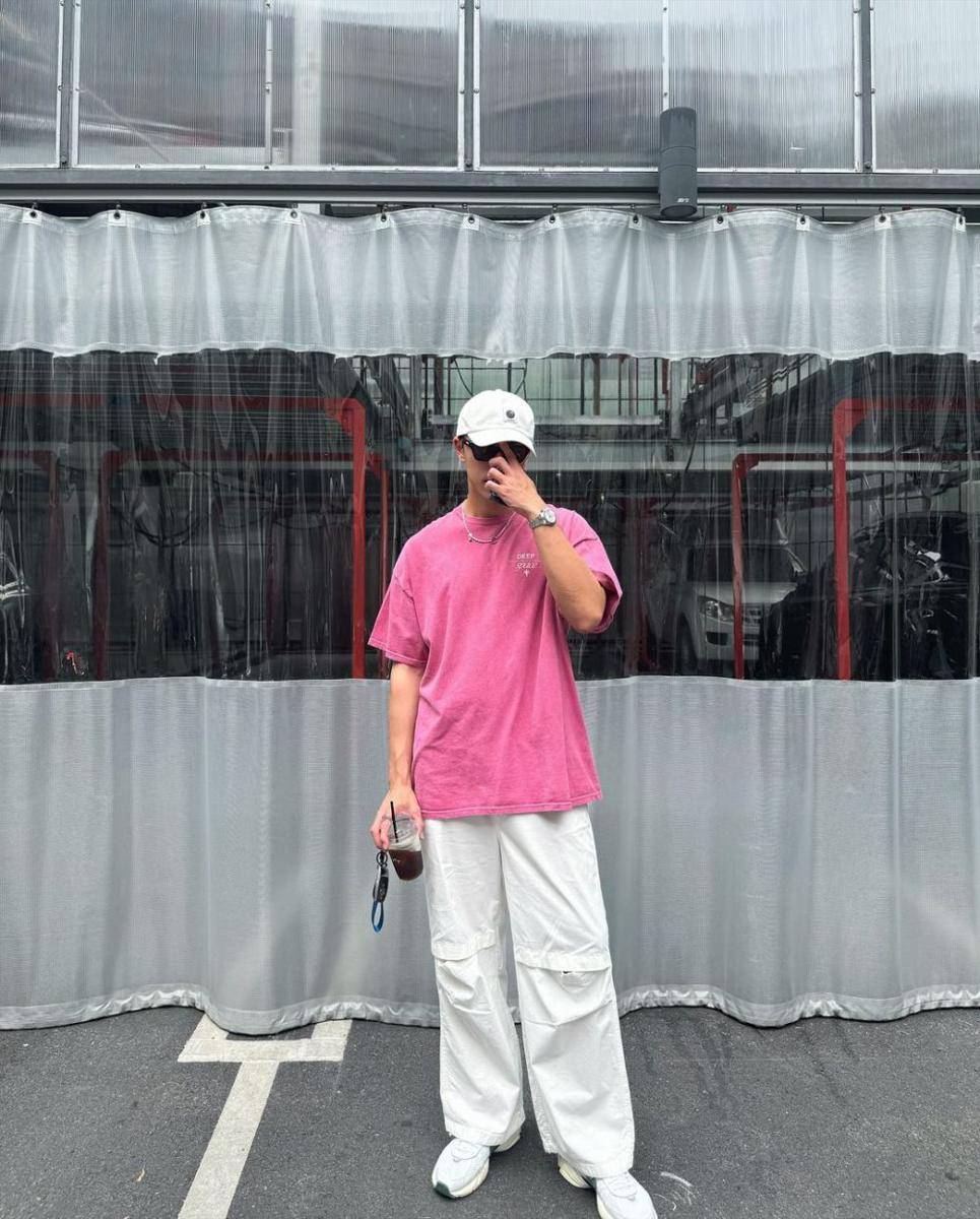 outfit baggy pants ala Nine Naphat (instagram.com/naphat_nine)