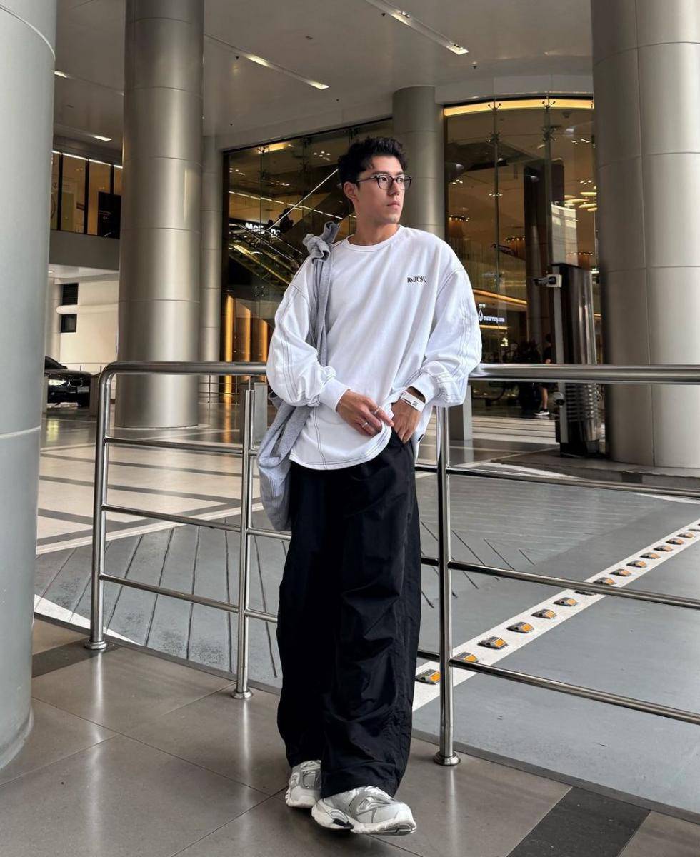 outfit baggy pants ala Nine Naphat (instagram.com/naphat_nine)