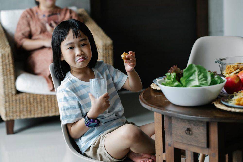 ilustrasi anak menolak makan sehat (pexels.com/Alex Green)