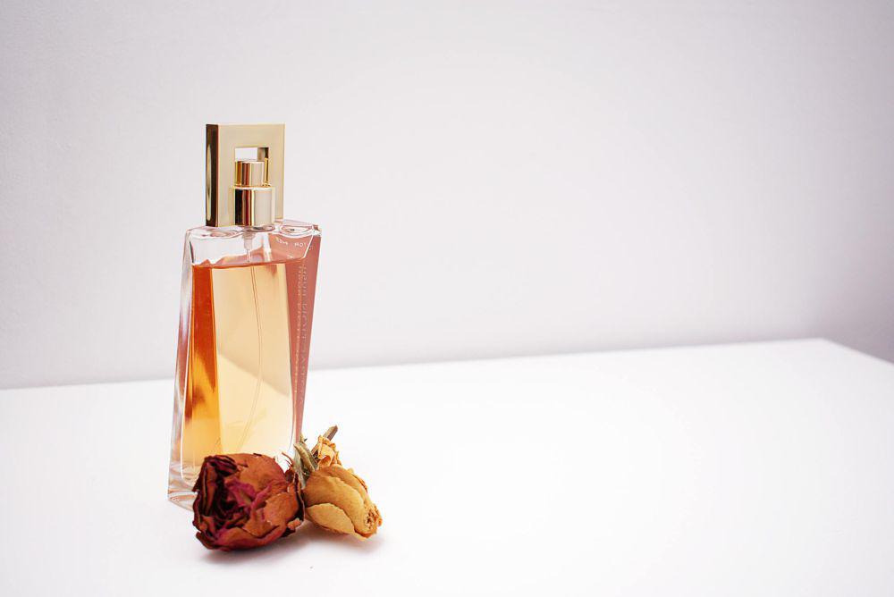 5 Parfum Aroma Leci yang Bikin Segar Sepanjang Hari