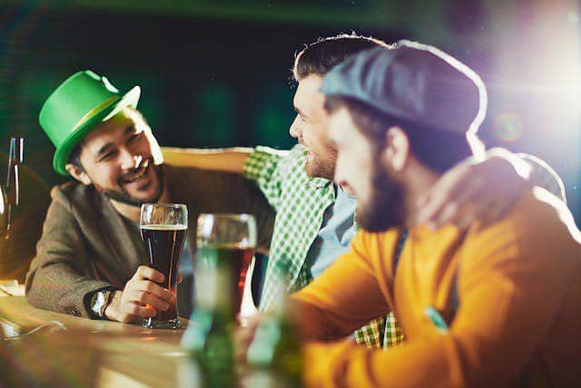 ilustrasi social butterfly (pexels.com/Pressmaster)