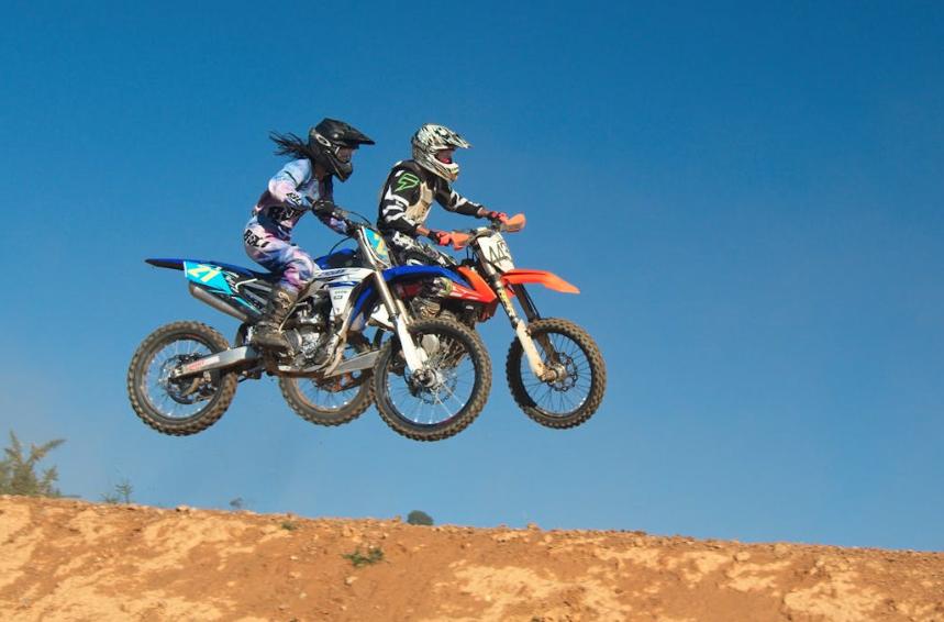 Alasan Motor Trail Gak Pakai Transmisi Automatik