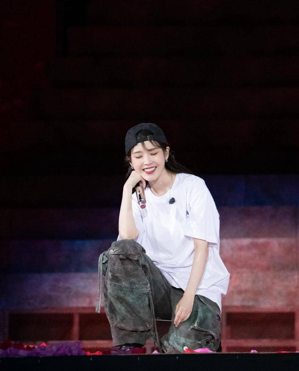 IU (instagram.com/dlwlrma)