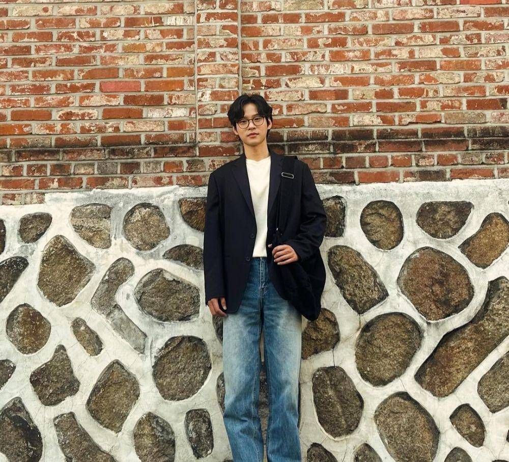 Yoon Ji On (instagram.com/jiii0n__)