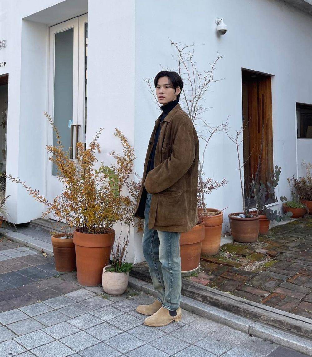 Yoon Ji On (instagram.com/jiii0n__)