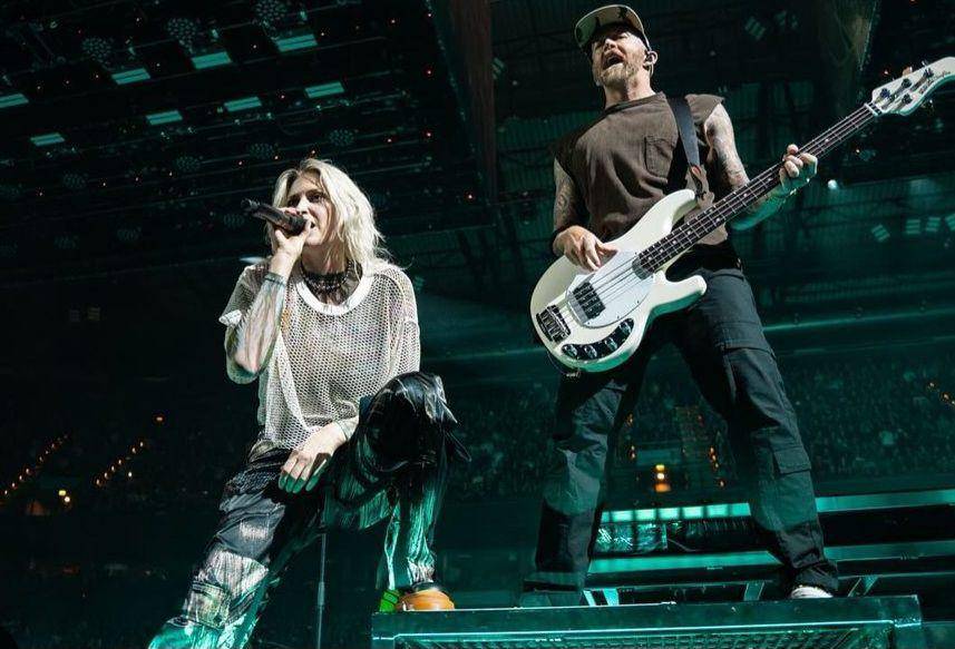 Emily Armstrong saat manggung bersama Linkin Park (instagram.com/emilyarmstrong)