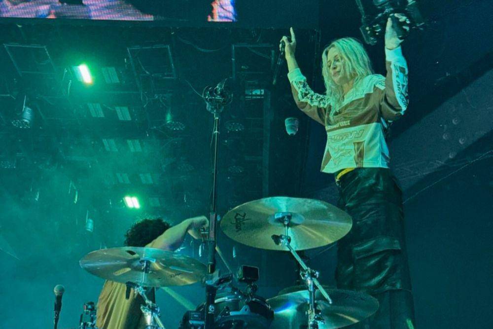 Emily Armstrong saat manggung bersama Linkin Park (instagram.com/emilyarmstrong)