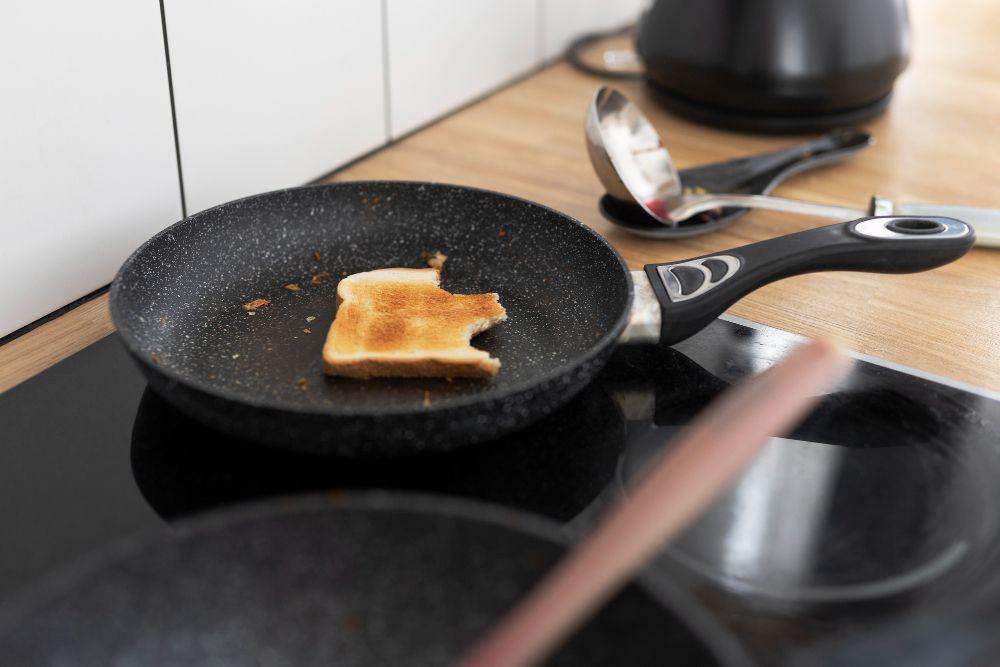 Apakah Alat Masak Antilengket Berbahaya bagi Kesehatan?