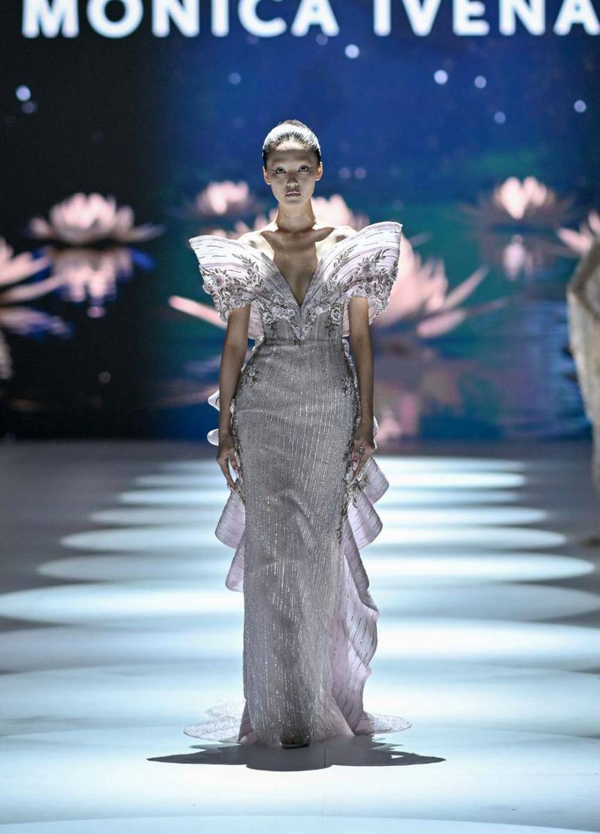 Koleksi “Nyonya” dari Monica Ivena di JFW 2025 (dok. Jakarta Fashion Week/Dandy Hendrata)