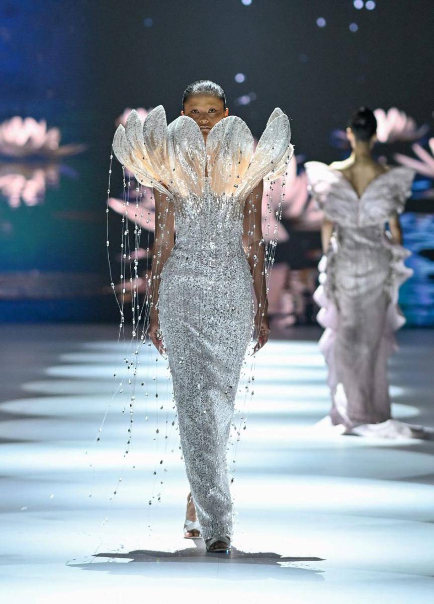 Koleksi “Nyonya” dari Monica Ivena di JFW 2025 (dok. Jakarta Fashion Week/Dandy Hendrata)