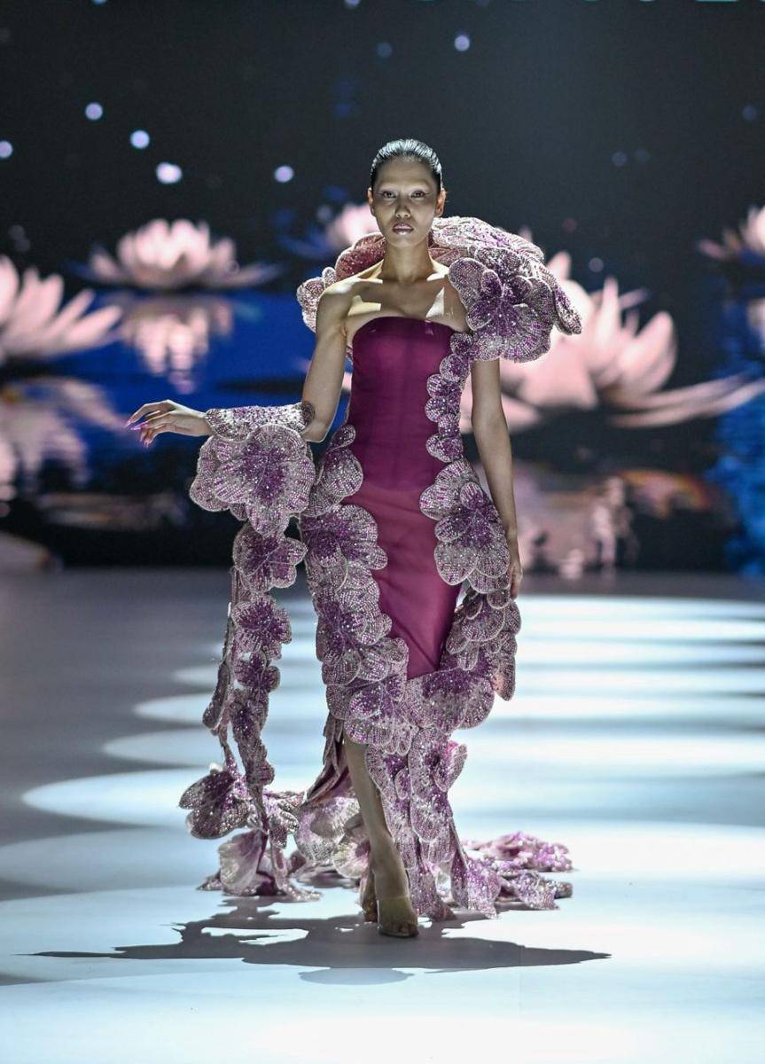 Koleksi “Nyonya” dari Monica Ivena di JFW 2025 (dok. Jakarta Fashion Week/Dandy Hendrata)