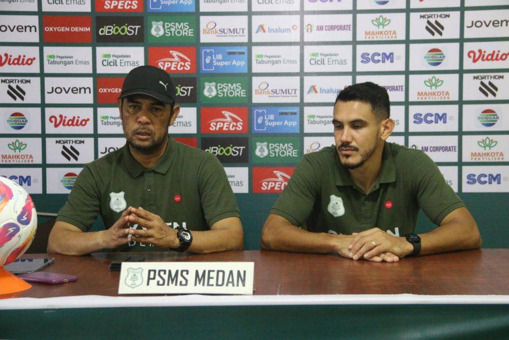 Pelatih PSMS Nil Maizar dan penyerang asal Brasil Juninho Cabral (dok.PSMS)