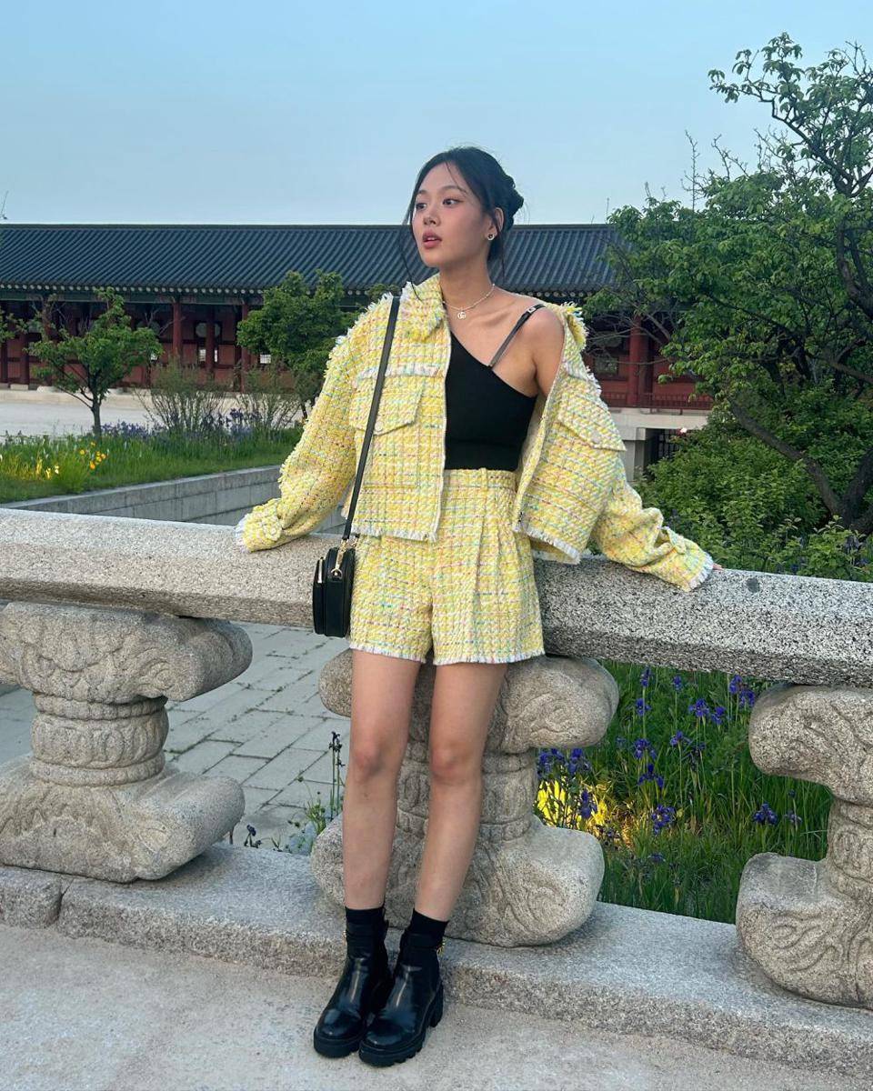 BIBI (instagram.com/nakedbibi)