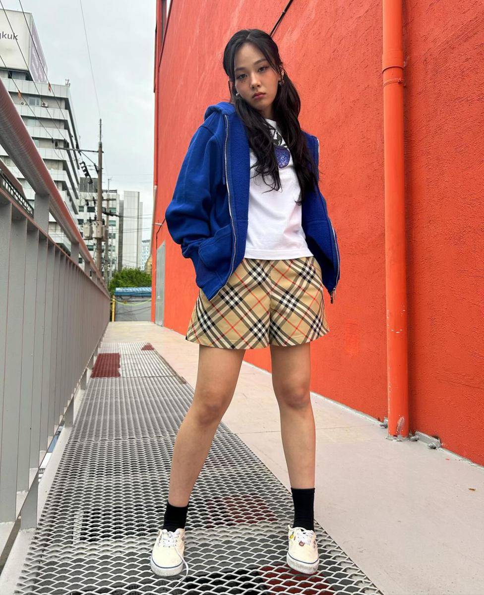 Wonyoung (instagram.com/for_everyoung10)
