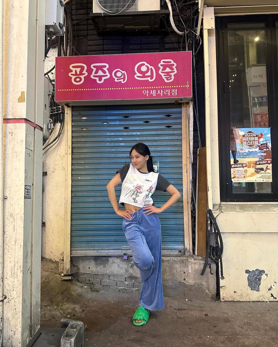 Wonyoung (instagram.com/for_everyoung10)
