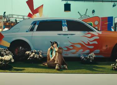 Cuplikan MV Power G-Dragon (youtube.com/@xxxibgdrgn)