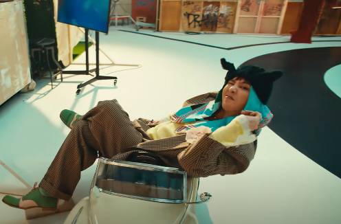 Cuplikan MV Power G-Dragon (youtube.com/@xxxibgdrgn)