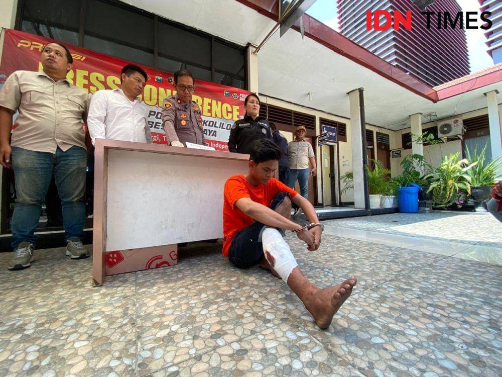 Polsek Sukolilo saat ungkap kasus curanmor, Jumat (8/11/2024). (IDN Times/Khusnul Hasana)