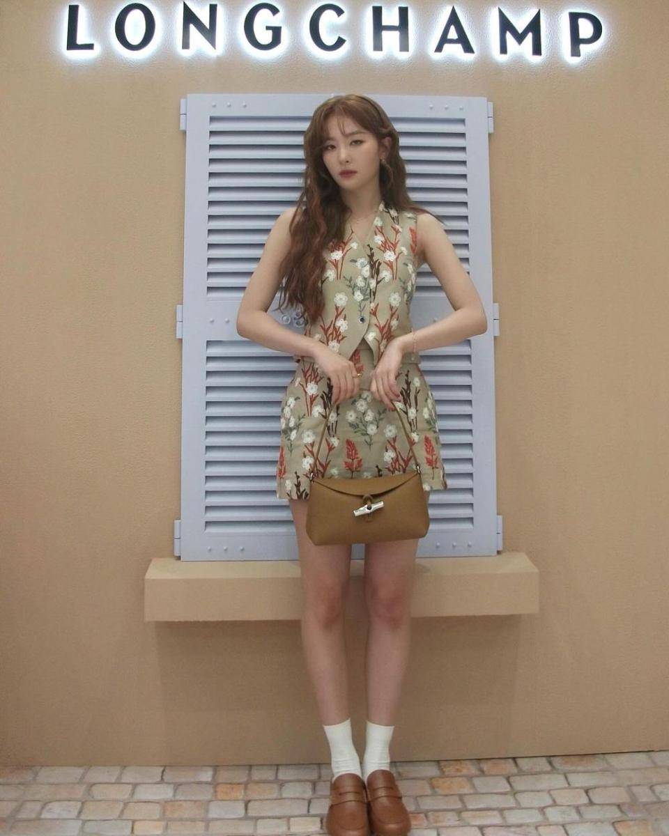 OOTD nuansa cokelat ala Seulgi Red Velvet (instagram.com/hi_sseulgi)