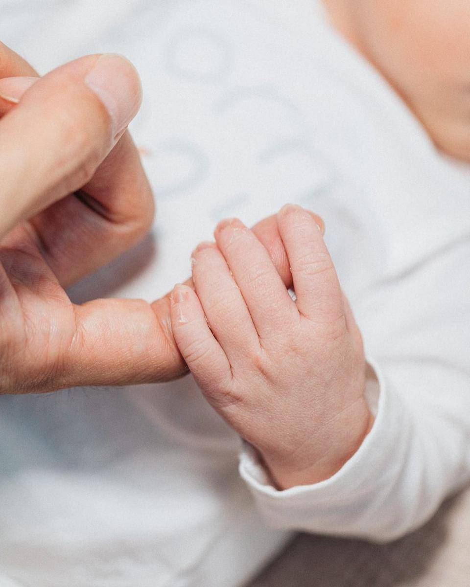 Beenzino dan Stefanie Michova menyambut anak pertama (Instagram.com/stefaniemichova)