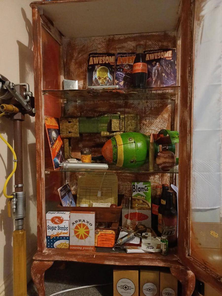 potret koleksi Fallout (reddit.com/user/Super_Door)