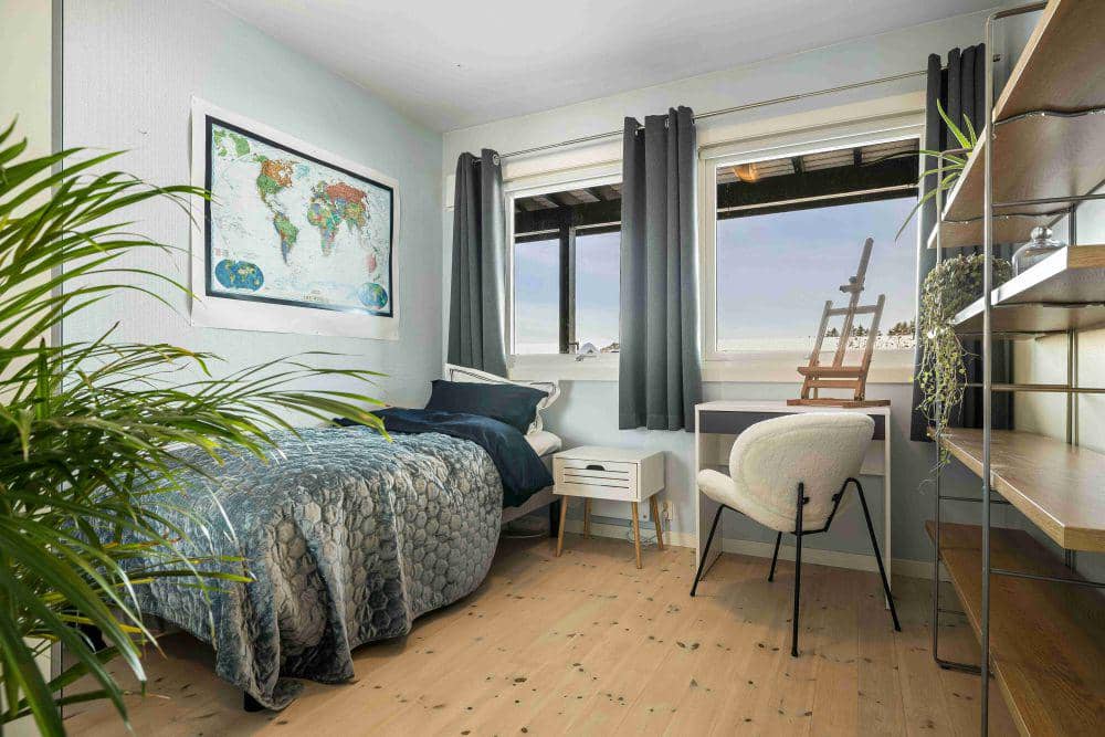 inspirasi kamar tidur minimalis untuk remaja laki-laki (unsplash.com/Alex Tyson)