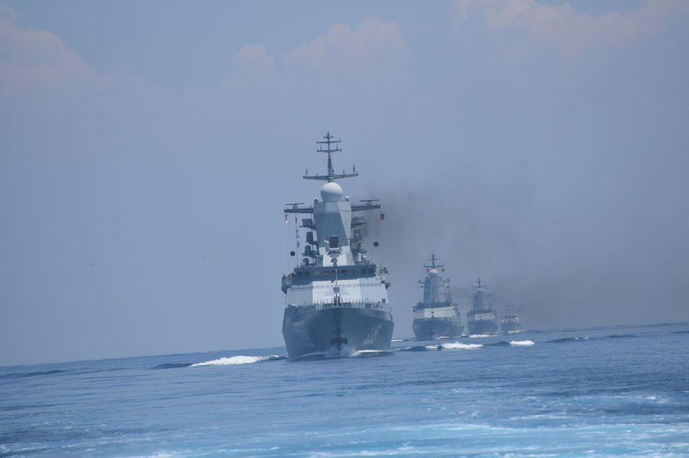 7 Foto Latihan Militer Perdana TNI AL dan AL Rusia di Perairan Jawa