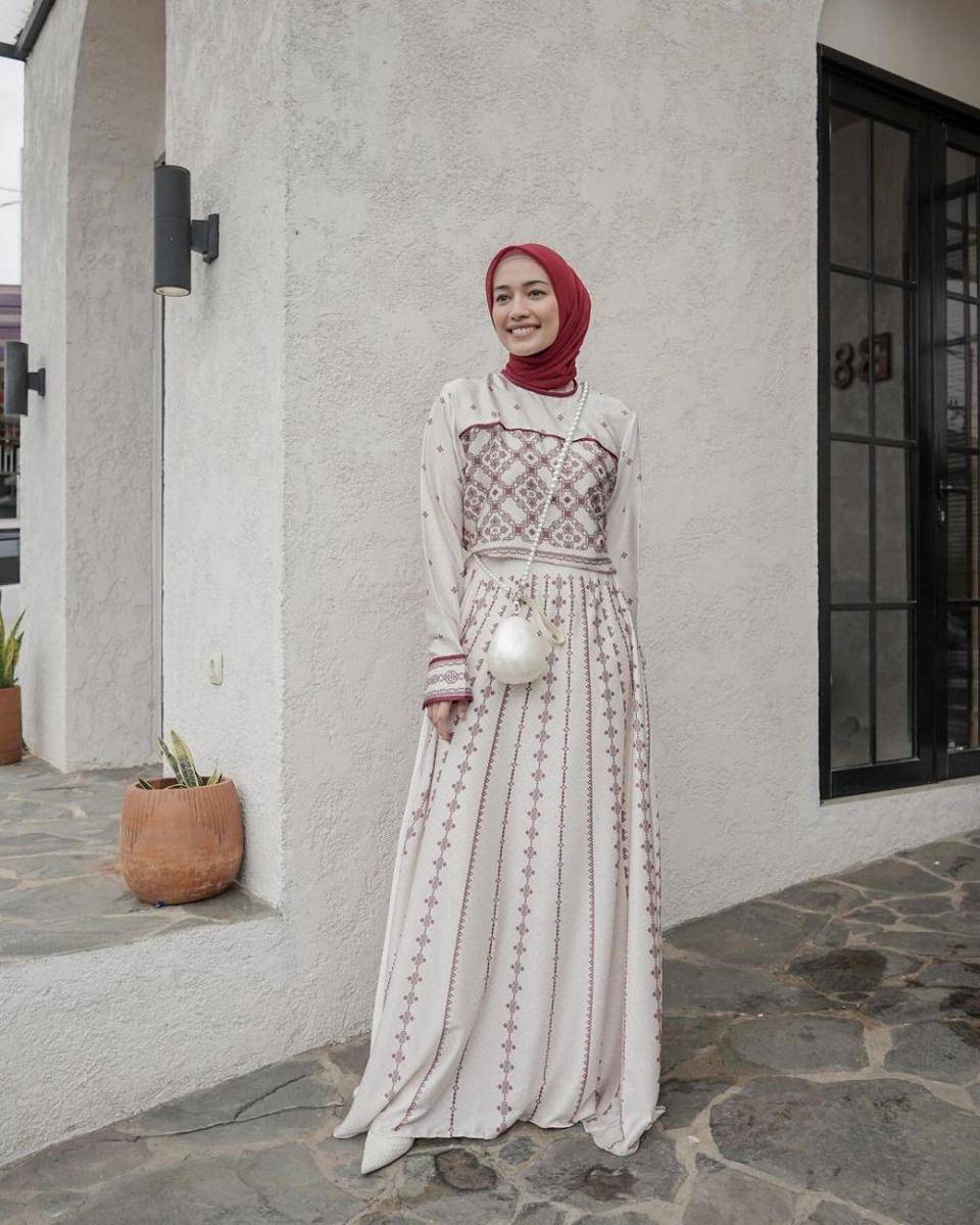 Baju lebaran. (instagram.com/megaiskanti)