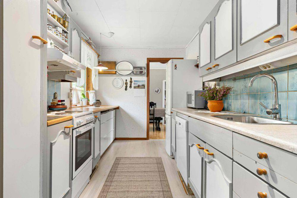 inspirasi backsplash unik di dapur (unsplash.com/Lisa Anna)
