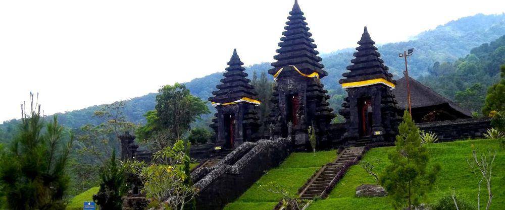 Pura Gunung Salaj (https://puragunungsalak.or.id/)