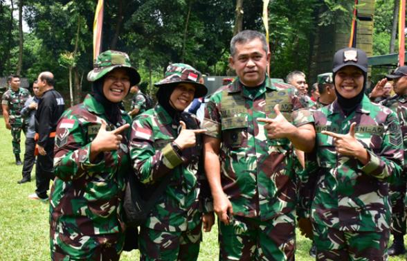 [QUIZ] Seberapa Tahu Kamu Perbedaan Seragam TNI AD AL AU? Tidak Sama Semua!