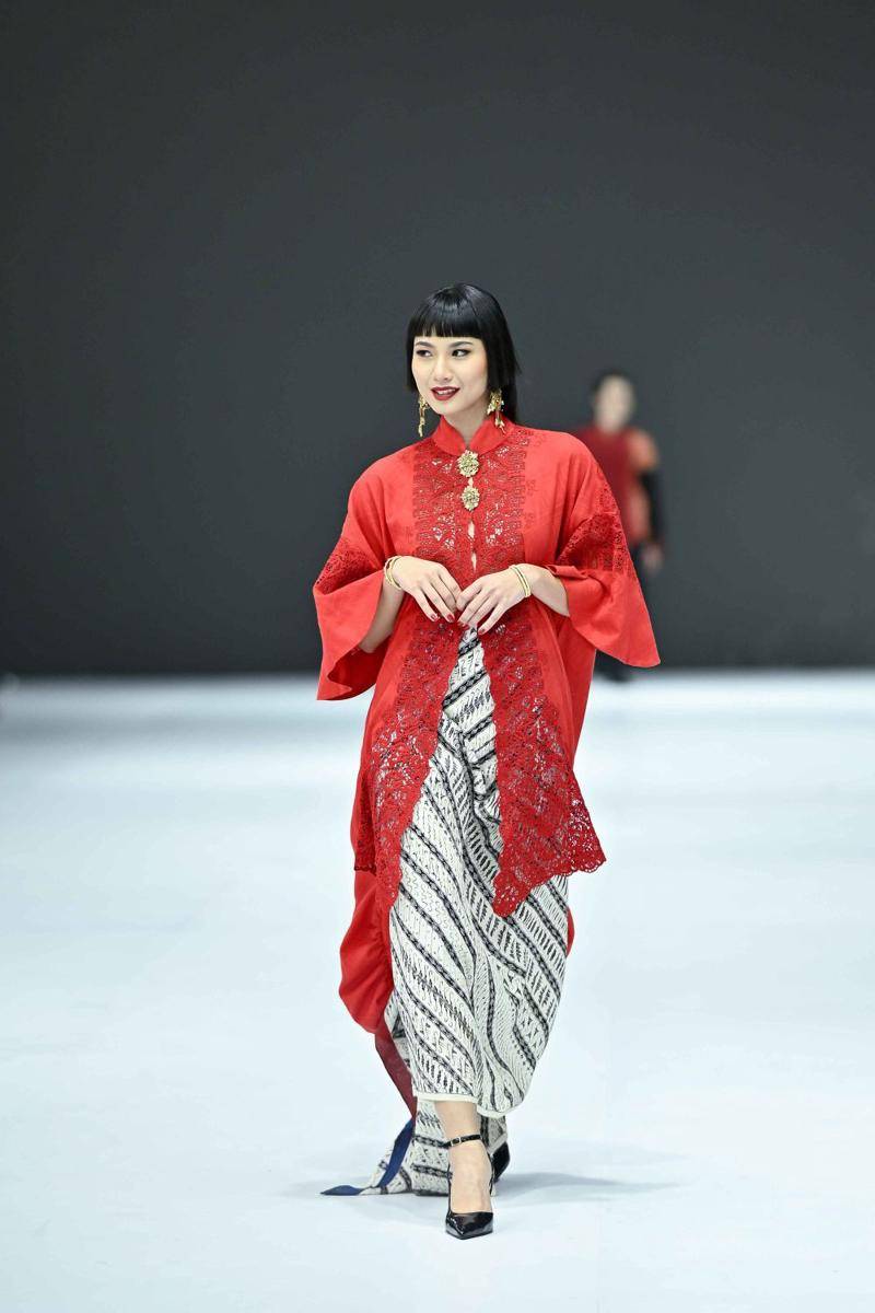 Koleksi Kebaya Modern dari BINHouse di Jakarta Fashion Week 2025. (Dok. Jakarta Fashion Week/Dandy Hendrata)