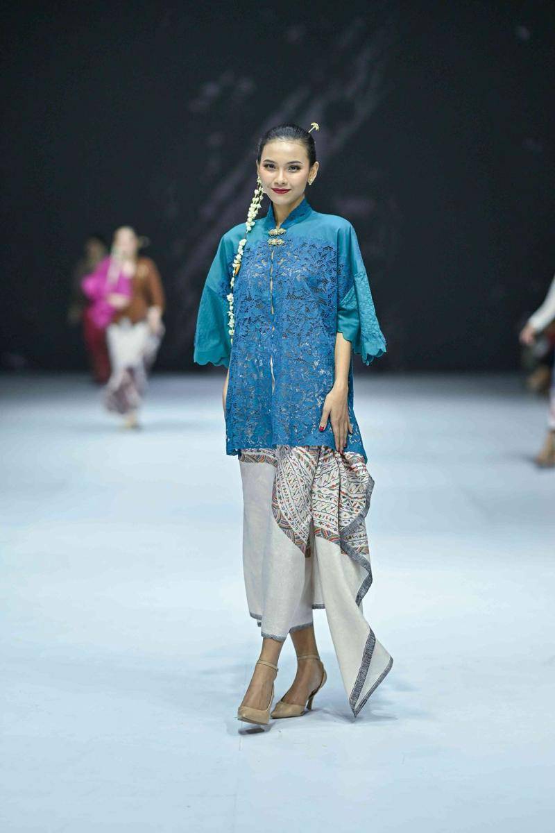 Koleksi Kebaya Modern dari BINHouse di Jakarta Fashion Week 2025. (Dok. Jakarta Fashion Week/Dandy Hendrata)