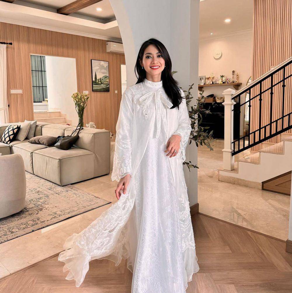 koleksi dress ala Rini Yulianti (instagram.com/riniyulianti)