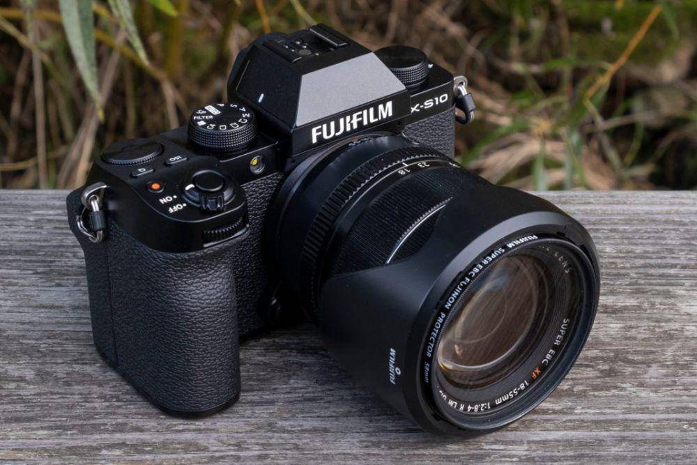 potret Fujifilm X-S10  (fujifilm-x.com)