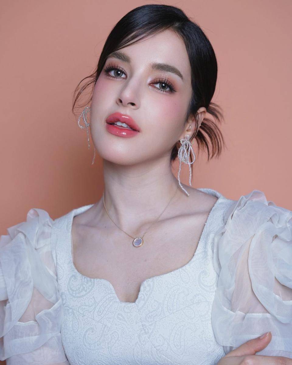 potret Tasya Farasya dengan make up Korean look (instagram.com/tasyafarasya)