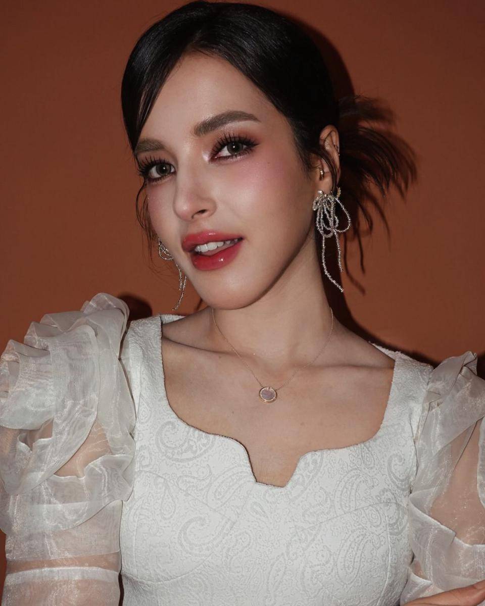 potret Tasya Farasya dengan make up Korean look (instagram.com/tasyafarasya)