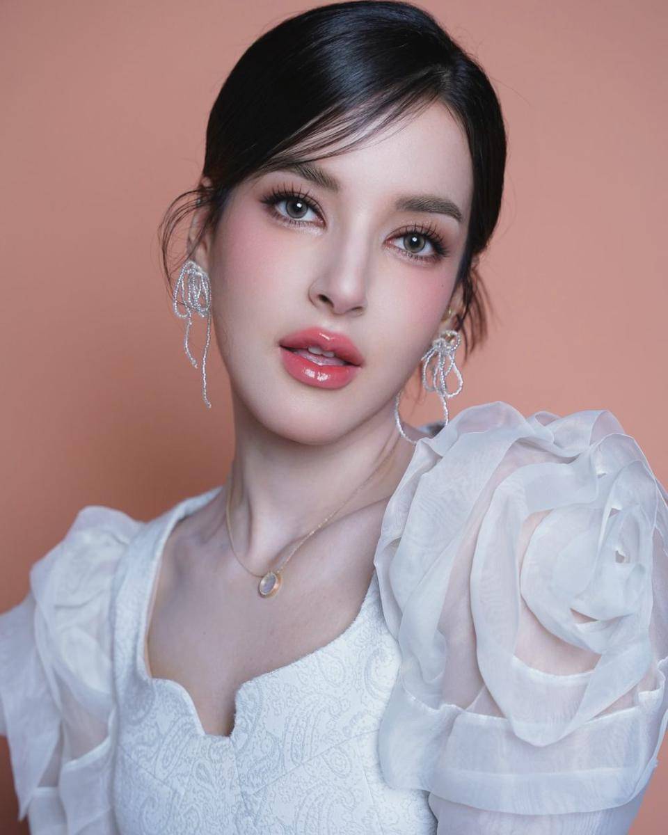 potret Tasya Farasya dengan make up Korean look (instagram.com/tasyafarasya)