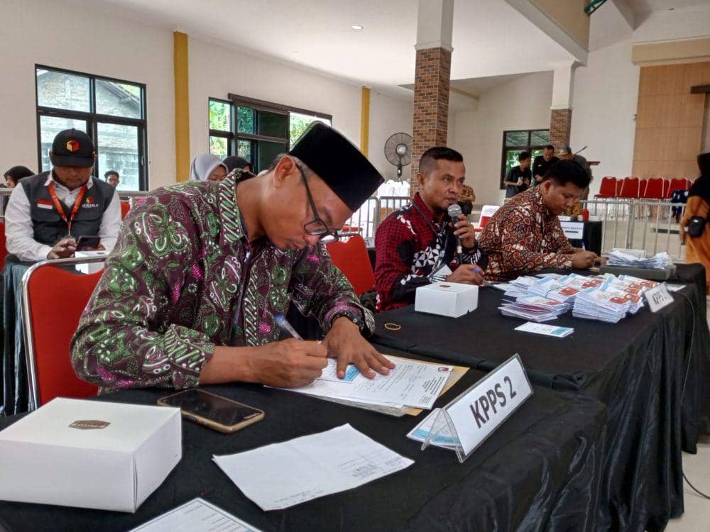 KPU Bantul gelar simulasi pemungutan dan penghitungan suara pilkada 2024.(IDN Times/Daruwaskita)