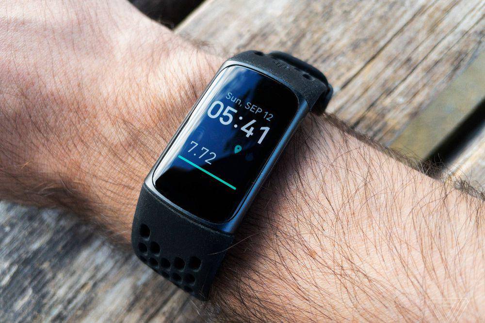 potret Fitbit Charge 5 (fitbit.com)
