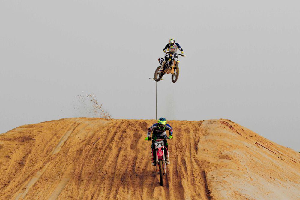 4 Merek Sepatu Motocross yang Terbuat dari Bahan Berkualitas Tinggi