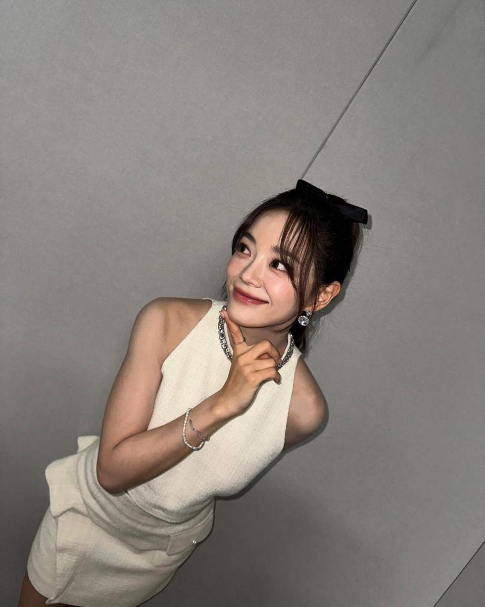 Kim Sejeong (instagram.com/clean_0828)